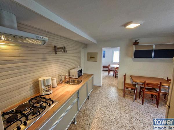 GRANDE MAISON RENOVEE PROPOSANT 2 APPARTEMENTS avec jardin QUARTIER DOMINANT CALME 46700 PUY L EVEQUE