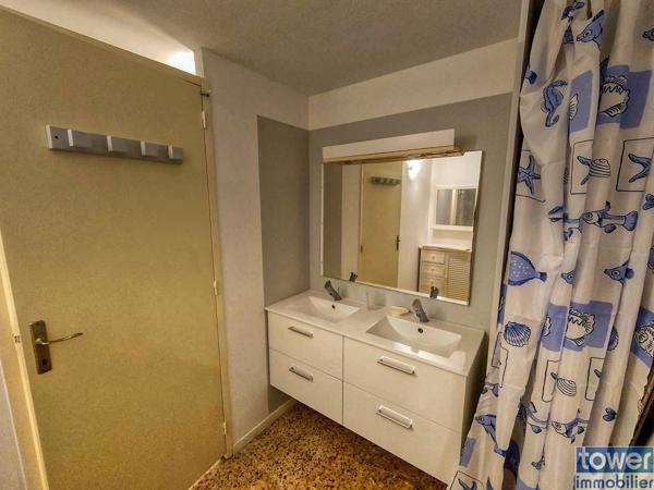 GRANDE MAISON RENOVEE PROPOSANT 2 APPARTEMENTS avec jardin QUARTIER DOMINANT CALME 46700 PUY L EVEQUE