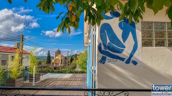 GRANDE MAISON RENOVEE PROPOSANT 2 APPARTEMENTS avec jardin QUARTIER DOMINANT CALME 46700 PUY L EVEQUE