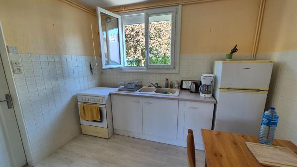 Maison à étage avec jardin clos et garage