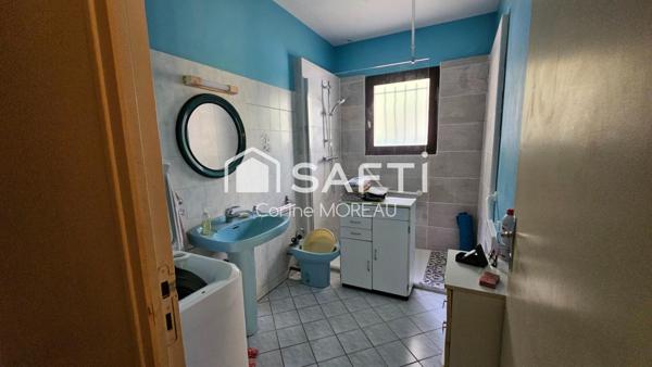 charmante maison de 70m2 ,avec terrain arboré et clôturé