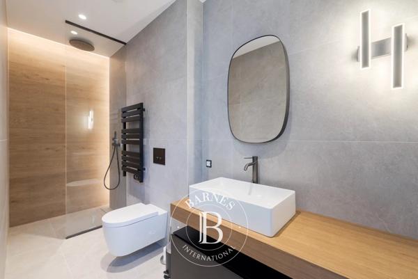 Villeneuve-Loubet, Villa 5 Chambres -  397 m² à vendre