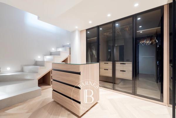 Villeneuve-Loubet, Villa 5 Chambres -  397 m² à vendre