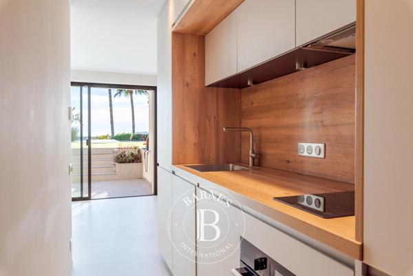 Villeneuve-Loubet, Villa 5 Chambres -  397 m² à vendre
