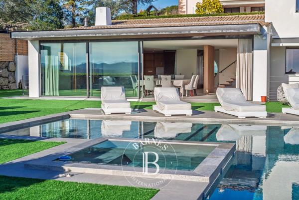 Villeneuve-Loubet, Villa 5 Chambres -  397 m² à vendre