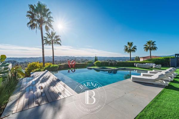 Villeneuve-Loubet, Villa 5 Chambres -  397 m² à vendre