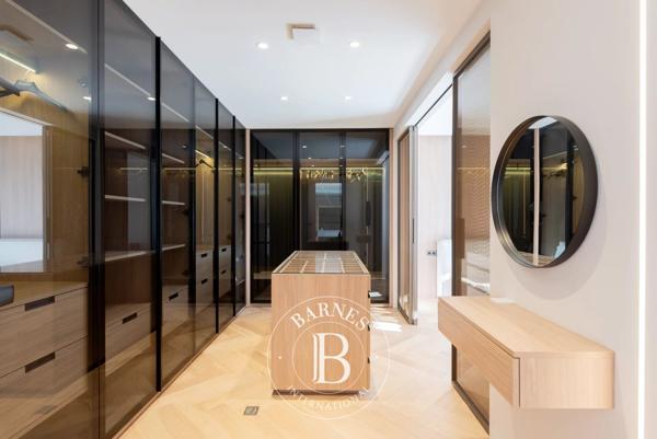 Villeneuve-Loubet, Villa 5 Chambres -  397 m² à vendre