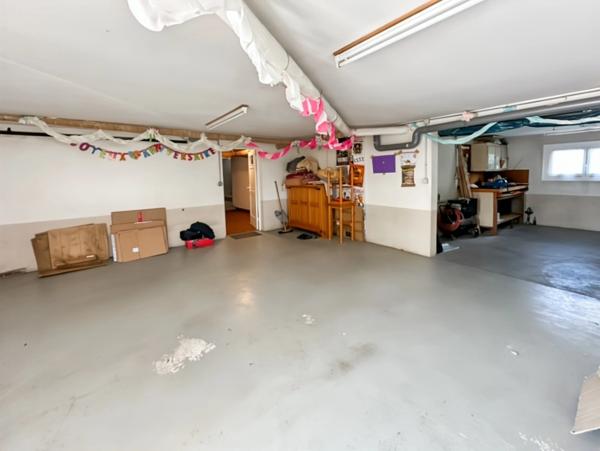 DORDIVES (45) proche gare - Maison 5/6 pièces de 124 m2 + 90 m2 de sous-sol en rez de jardin - Terrain de 1 336 m2