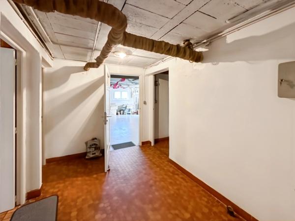 DORDIVES (45) proche gare - Maison 5/6 pièces de 124 m2 + 90 m2 de sous-sol en rez de jardin - Terrain de 1 336 m2