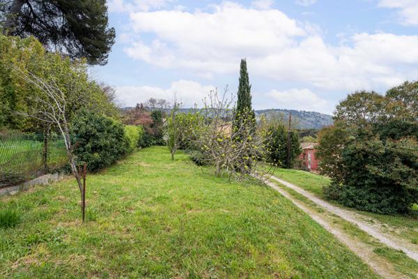 Aubagne (13400) VILLA - T6 - 211M2 - PISCINE - GARAGE - TERRAIN 1400M2