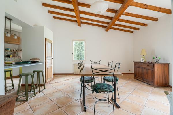 Aubagne (13400) VILLA - T6 - 211M2 - PISCINE - GARAGE - TERRAIN 1400M2