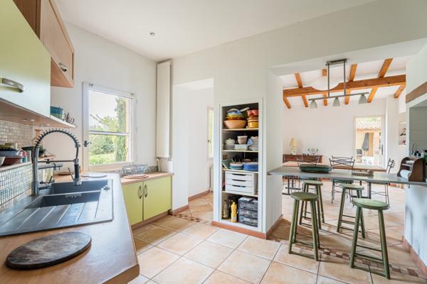 Aubagne (13400) VILLA - T6 - 211M2 - PISCINE - GARAGE - TERRAIN 1400M2