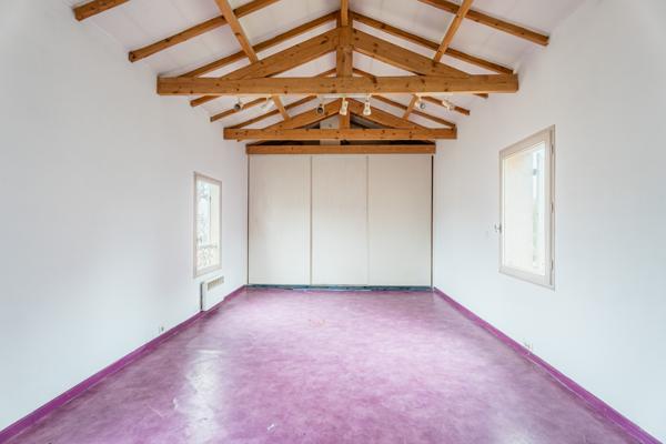 Aubagne (13400) VILLA - T6 - 211M2 - PISCINE - GARAGE - TERRAIN 1400M2