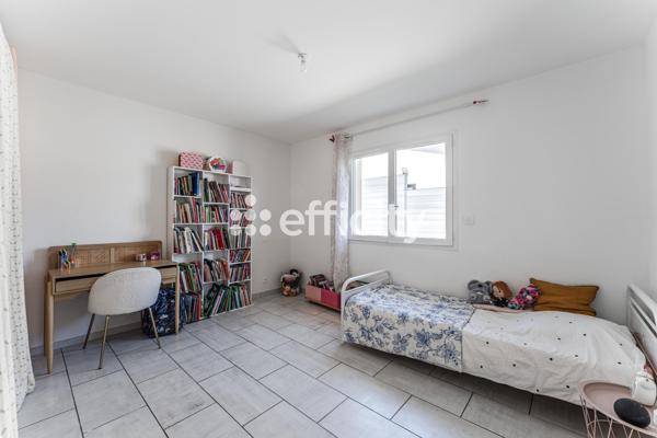 Maison
         5 pièces
        - 143 m² 509 600 € *