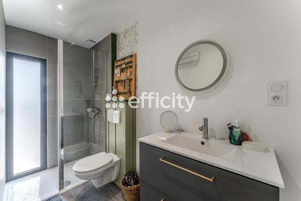 Maison
         5 pièces
        - 143 m² 509 600 € *