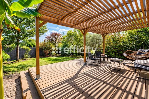 Maison
         5 pièces
        - 143 m² 509 600 € *
