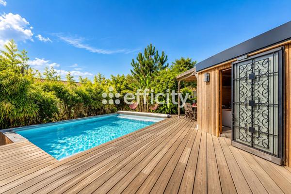 Maison
         5 pièces
        - 143 m² 509 600 € *
