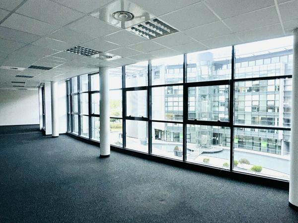 BUREAUX à LOUER de 2052 m²