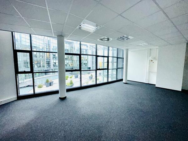 BUREAUX à LOUER de 2052 m²
