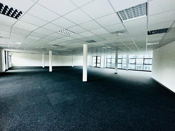BUREAUX à LOUER de 2052 m²