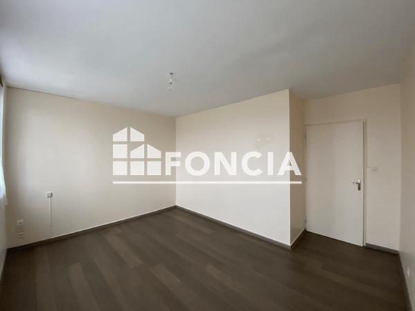 Location Appartement 5 pièces 108.85 m² - 6 A 12 AVENUE G.CORNEAU Charleville-mezieres 08000