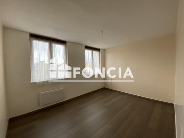 Location Appartement 5 pièces 108.85 m² - 6 A 12 AVENUE G.CORNEAU Charleville-mezieres 08000