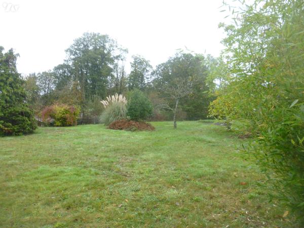 CROTELLES (37380)   = TERRAIN A BATIR    de   1630 m²