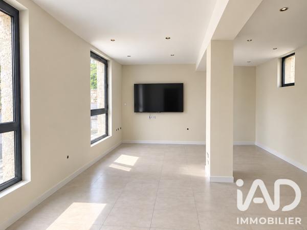 Murs commerciaux  à vendre 200 m² Gond-Pontouvre