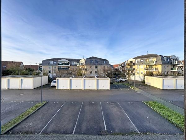 LIPSHEIM - 2 pièces avec balcon, garage et parking