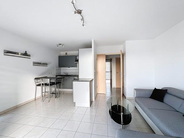 LIPSHEIM - 2 pièces avec balcon, garage et parking