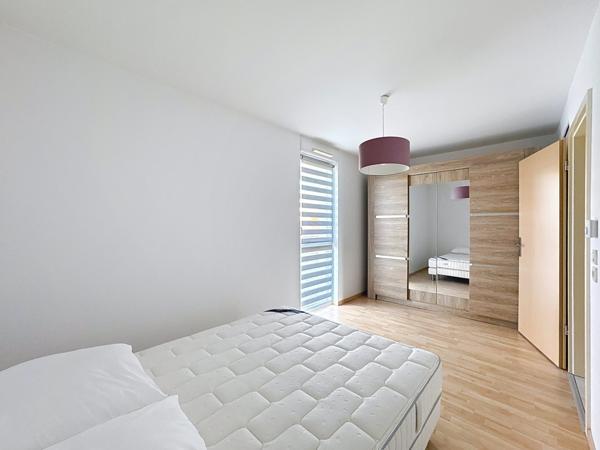 LIPSHEIM - 2 pièces avec balcon, garage et parking