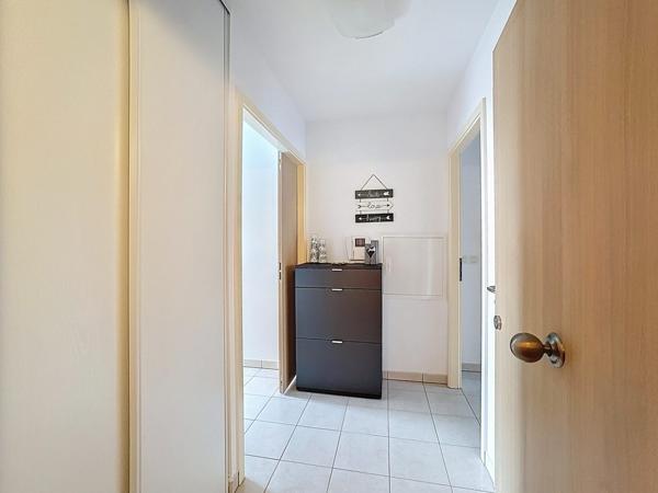 LIPSHEIM - 2 pièces avec balcon, garage et parking