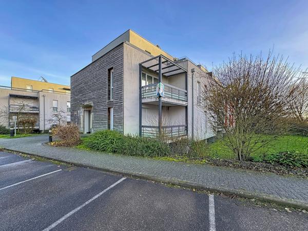 LIPSHEIM - 2 pièces avec balcon, garage et parking