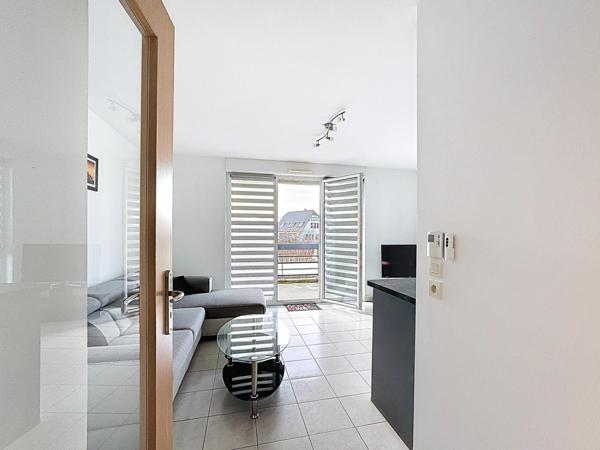 LIPSHEIM - 2 pièces avec balcon, garage et parking