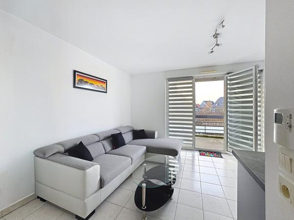 LIPSHEIM - 2 pièces avec balcon, garage et parking