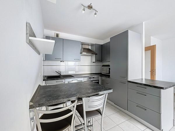 LIPSHEIM - 2 pièces avec balcon, garage et parking