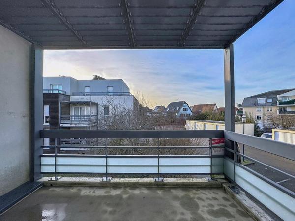 LIPSHEIM - 2 pièces avec balcon, garage et parking