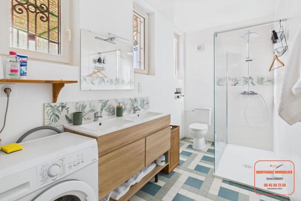 MAISON 4 CHAMBRES AU COEUR DU VILLAGE AVEC JARDIN