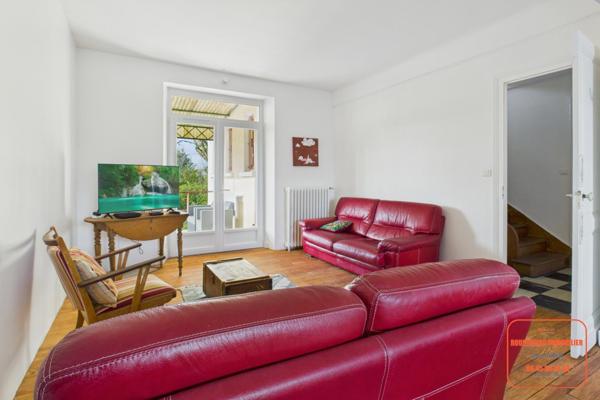 MAISON 4 CHAMBRES AU COEUR DU VILLAGE AVEC JARDIN