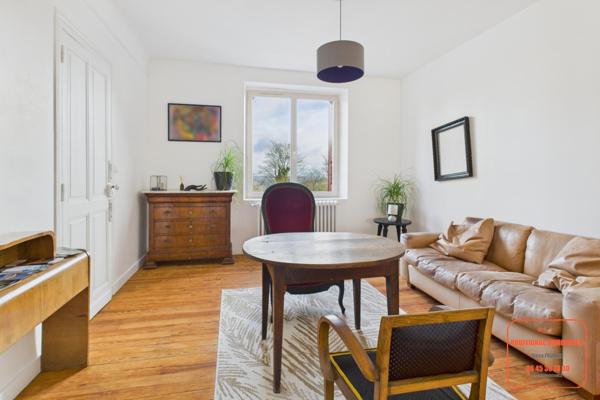 MAISON 4 CHAMBRES AU COEUR DU VILLAGE AVEC JARDIN