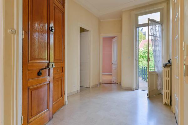 Lyon 4ème - Maison de 278,24 m² - 5 chambres - terrain de 513 m² - garage