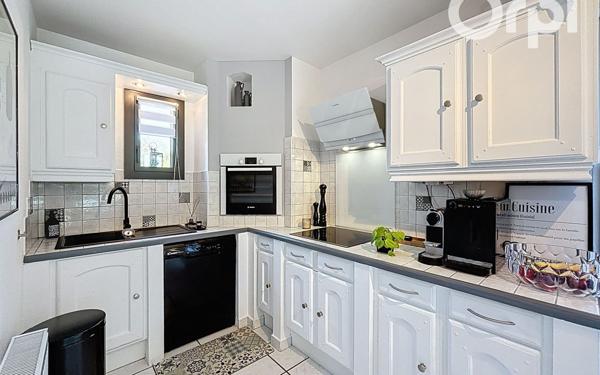 Maison à vendre    5 pièces • 140 m2 Ville-la-Grand