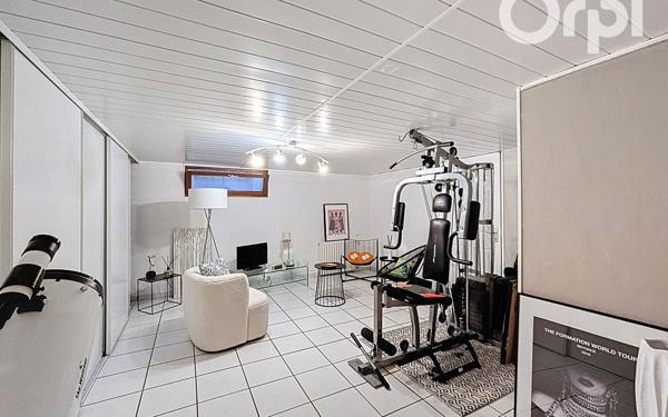 Maison à vendre    5 pièces • 140 m2 Ville-la-Grand