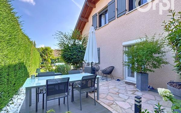 Maison à vendre    5 pièces • 140 m2 Ville-la-Grand