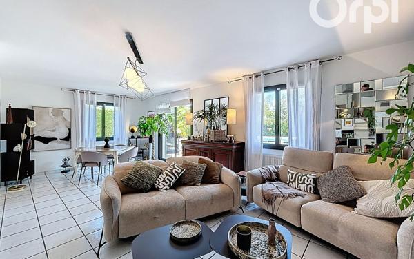 Maison à vendre    5 pièces • 140 m2 Ville-la-Grand