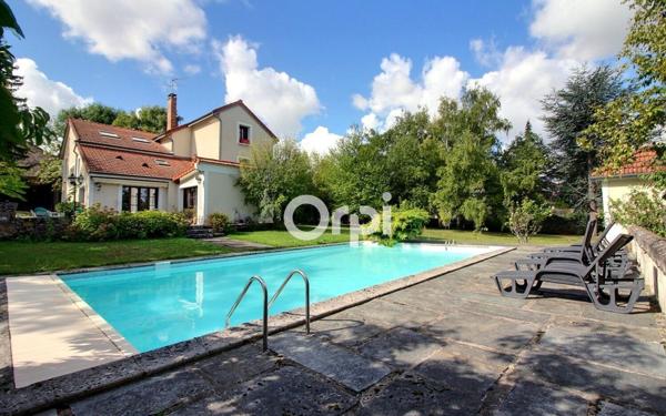 Maison à vendre    7 pièces • 239 m2 Grigny