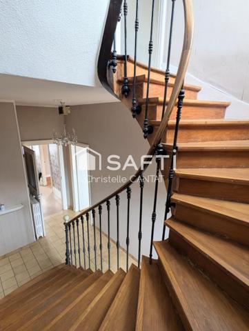 Maison 180 m², 4 chambres, garage terrain clos.