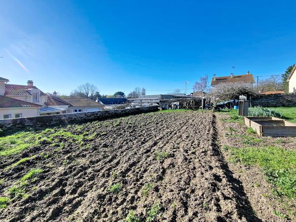 Maison Doue En Anjou 3 pièce(s)