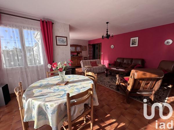 Maison traditionnelle 5 pièces de 118 m² à Treffiagat (29730)