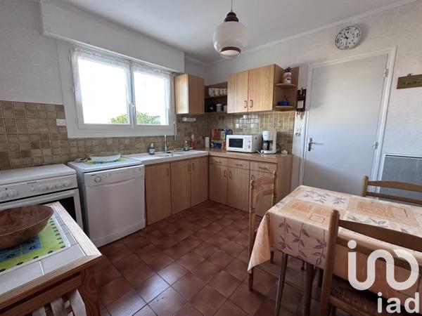 Maison traditionnelle 5 pièces de 118 m² à Treffiagat (29730)